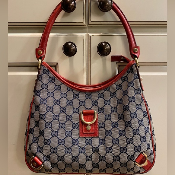 Gucci Handbags - GUCCI shoulder bag/handbag in red leather.